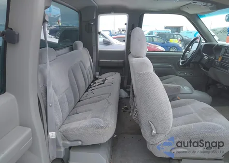 1998 Chevrolet K1500 Fleetside z USA, uszkodzony, nr VIN 1GCEK19R4WR149359